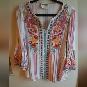 Savanna Jane embroidered top